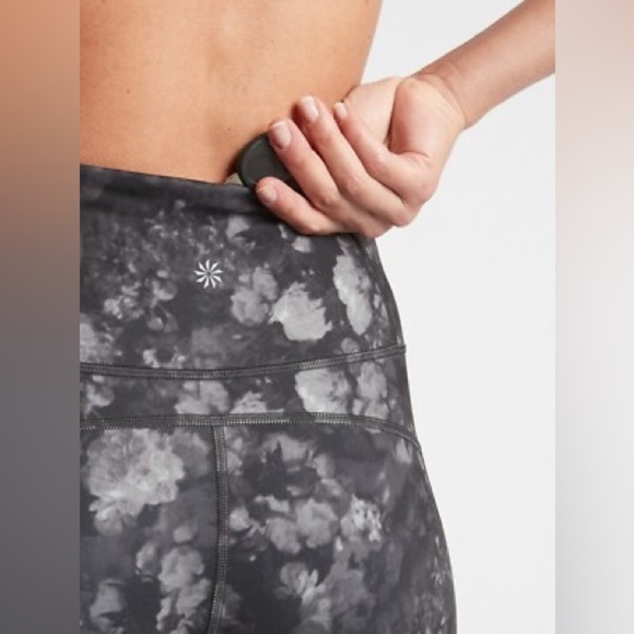 Athleta Rainier Printed Tight, Frozen Floral Grey, Size XS - Picture 2 of 11